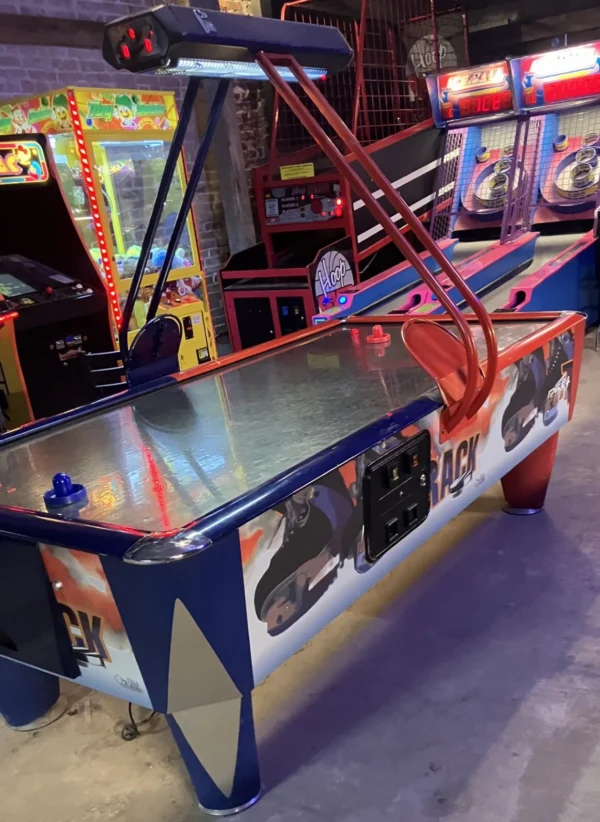 DYNAMO AIR HOCKEY MACHINE