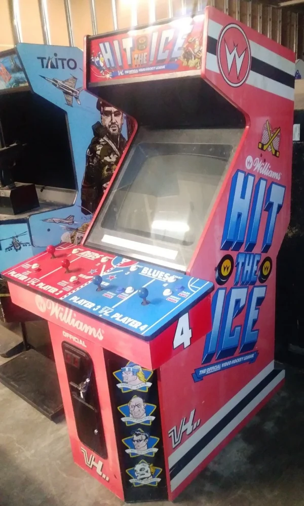 HIT THE ICE ARCADE MACHINE by WILLIAMS 1990 - 4 PLAYER