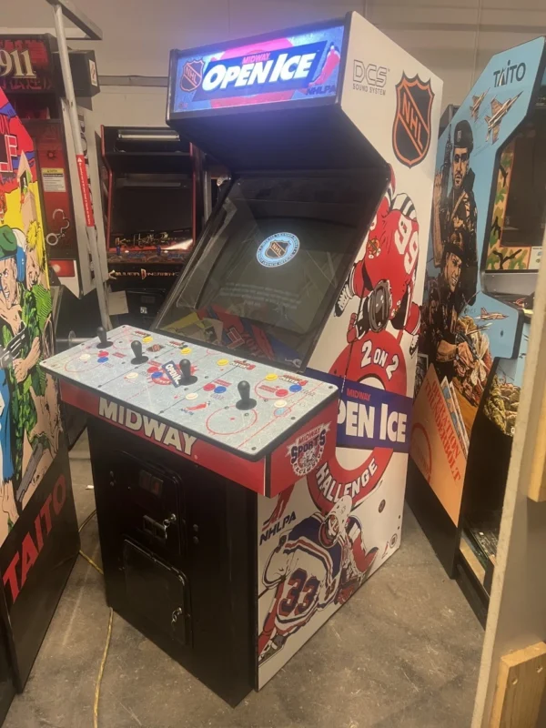 NHL OPEN ICE ARCADE MACHINE by MIDWAY 1995 - 4 PLAYER