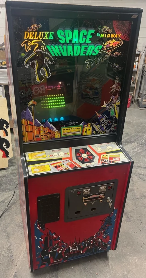SPACE INVADERS DELUXE ARCADE MACHINE MIDWAY 1978