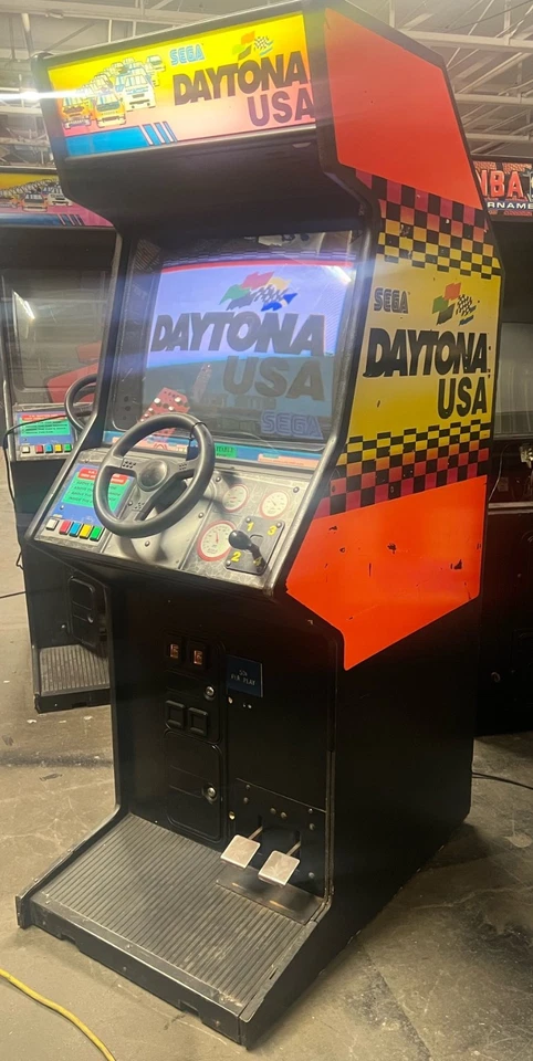 DAYTONA USA by SEGA 1994 - STAND UP / UPRIGHT (Linked Pair - 2 Machines)