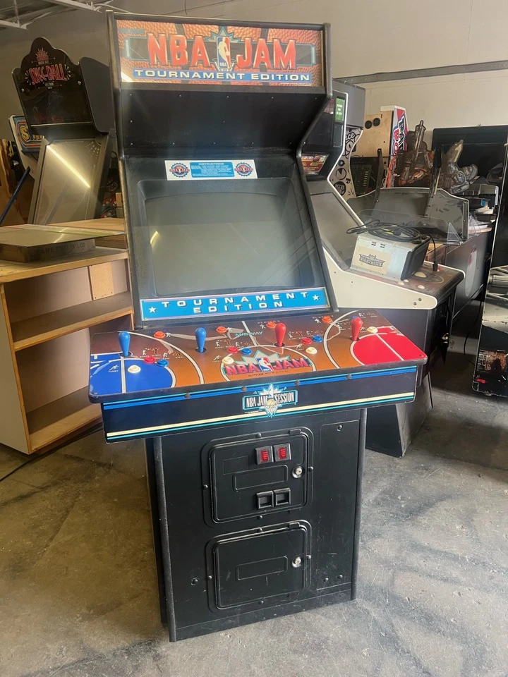 NBA JAM TOURNAMENT EDITION ARCADE MACHINE by MIDWAY 1993 - Image 4