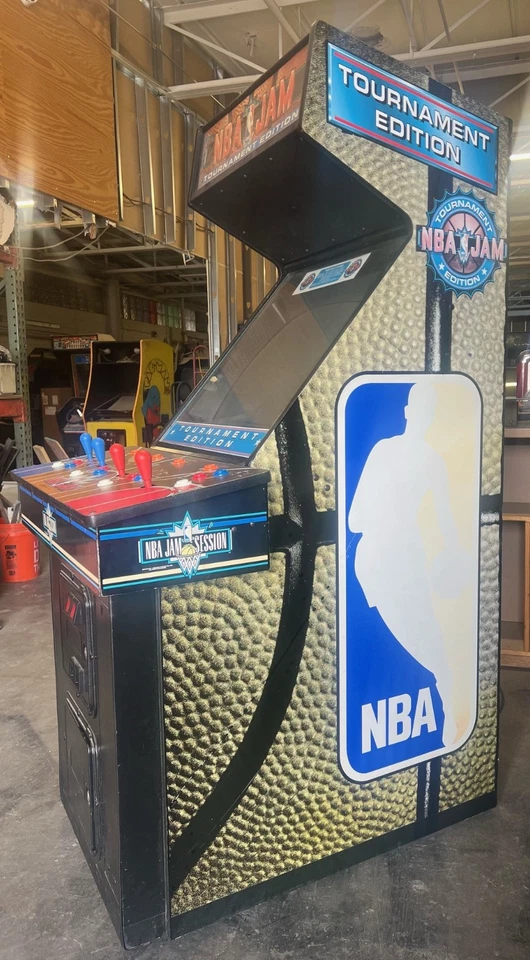 NBA JAM TOURNAMENT EDITION ARCADE MACHINE by MIDWAY 1993 - Image 2